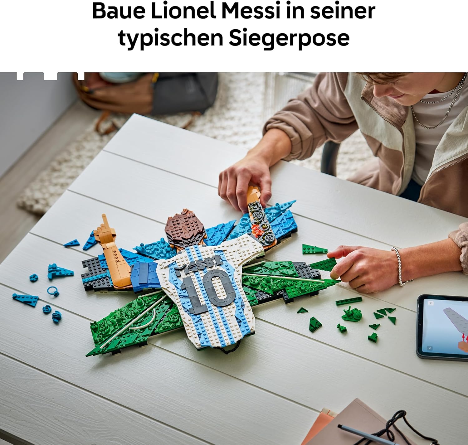 LEGO Editions Lionel Messi – Torjubel – 3D-DIY-Wandbild-Set – DIY-Dekoration für Kinder – Fußball-Geschenk für Jugendliche ab 14 Jahren, Mädchen, Jungen und erwachsene Sportfans – 43018 – Bild 3