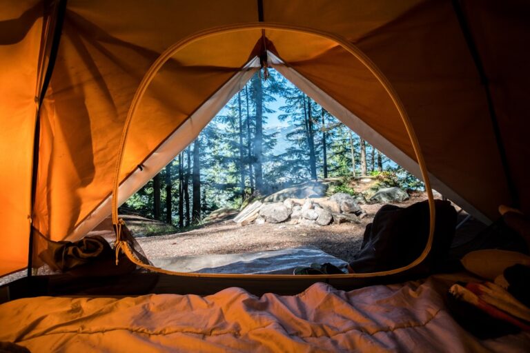 Camping für Anfänger: Was Sie vor dem ersten Ausflug wissen sollten