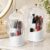 FAVORTALK Make-up-Pinselhalter mit Deckel, 360 Grad drehbarer Make-up-Pinsel-Organizer, drehbarer Kosmetikhalter, Pinsel-Aufbewahrungsbox, Make-up-Organizer drehbar für Badezimmer, Waschtisch, Arbeitsplatte (weiß)