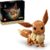 LEGO Pokémon Evoli Figur – Bauset für Erwachsene – Anime-Modellbau mit beweglichen Gliedmaßen, Ohren und Schwanz – DIY-Dekoration für Zimmer oder Schreibtisch – Sammler-Geschenkidee für Gaming-Fans – 72151